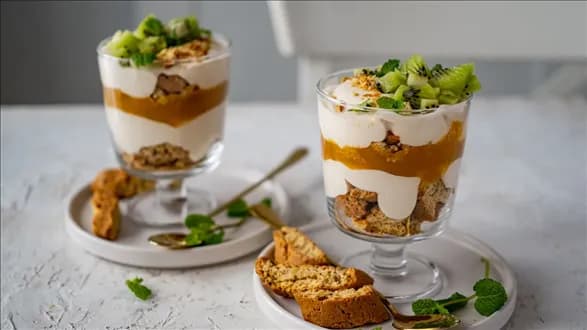 Proteinowy deser z ciasteczkami cantuccini