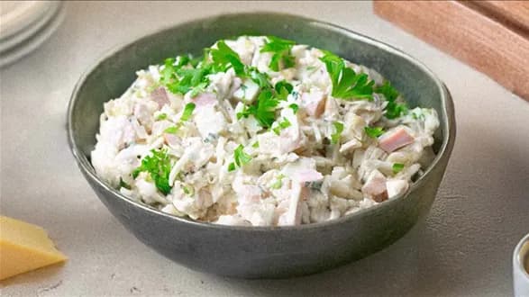 Sałatka z selerem i ananasem