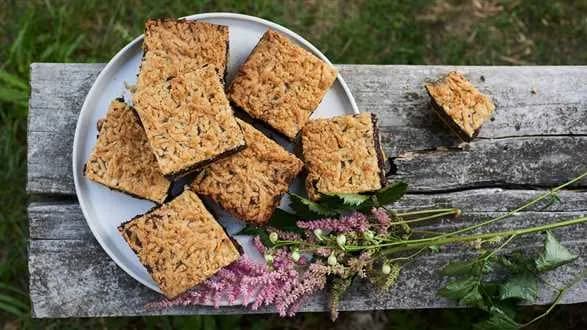 Makowiec na kruchym orzechowym spodzie