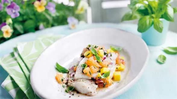 Ryba z salsą brzoskwiniową