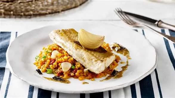 Jesiotr maślany z soczewicą i sosem grzybowym