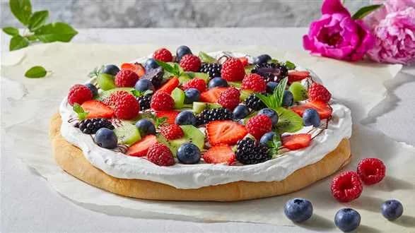 Słodka pizza owocowa