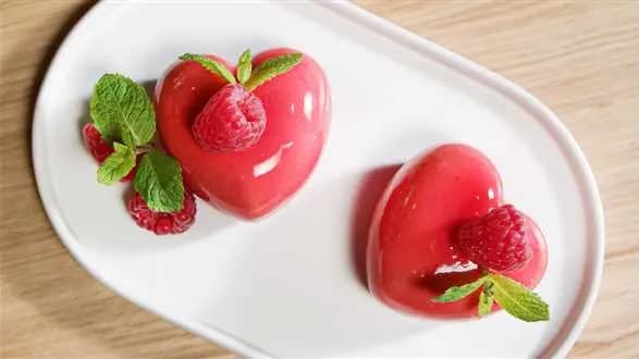 Serduszka z musem z liczi i malin