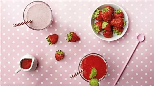 Pożywny koktajl truskawkowy