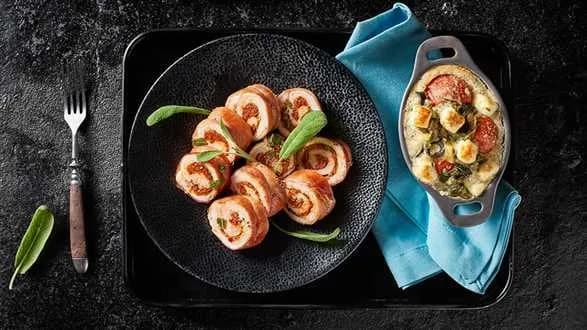 Schab faszerowany pesto z suszonych pomidorów z clafoutis z pomidorkami, oliwkami i fetą