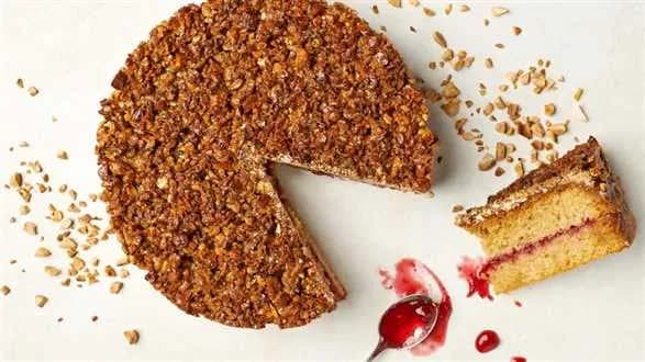 Toscakaka z migdałami i dżemem z borówek