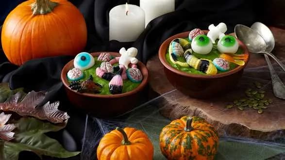 Kociołek z dyniowym brownie i polewą z awokado