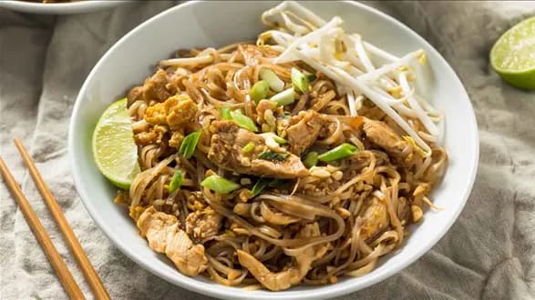 Pad thai z kurczakiem