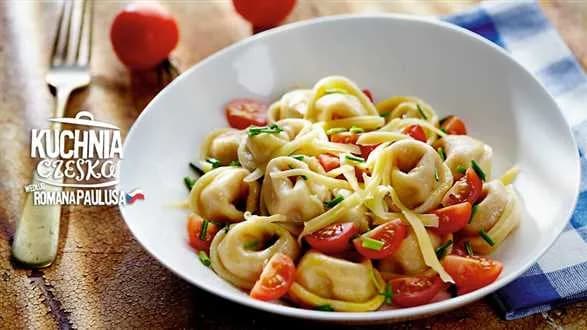 Dyniowe tortellini z masłem ze szczypiorkiem i ementalerem