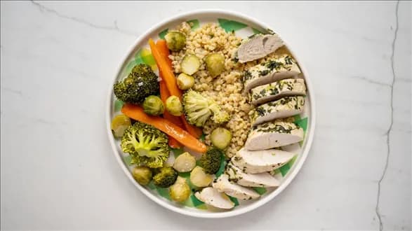 Polędwiczki z piersi indyka z warzywami