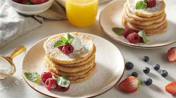 Kokosowe placuszki z wegańskim jogurtem