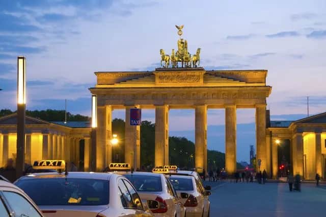 Ile kosztuje taxi w Niemczech? Sprawdź ceny i uniknij niepotrzebnych wydatków!