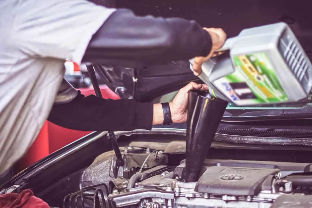 Dacia Duster: co ile wymiana oleju, by uniknąć kosztownych napraw