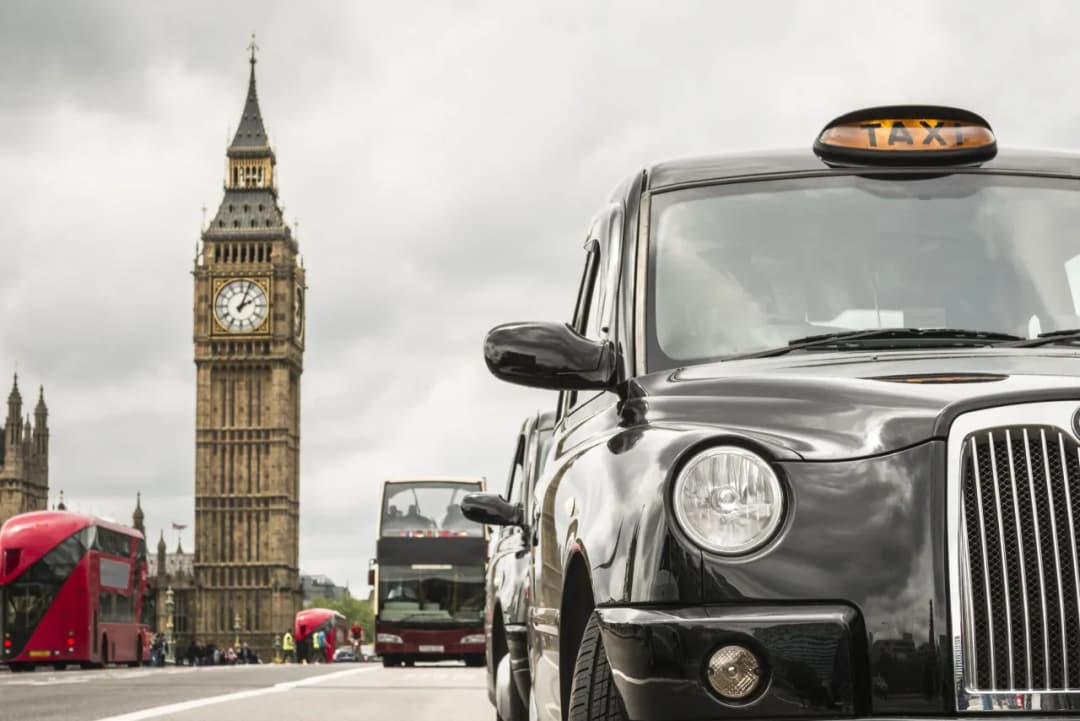 Ile kosztuje taxi w Londynie? Sprawdź ceny i ukryte opłaty