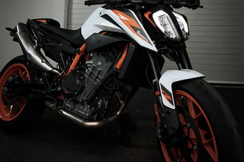 Wymiana oleju w motocyklu co 2 lata: ryzyko i zalecenia producentów