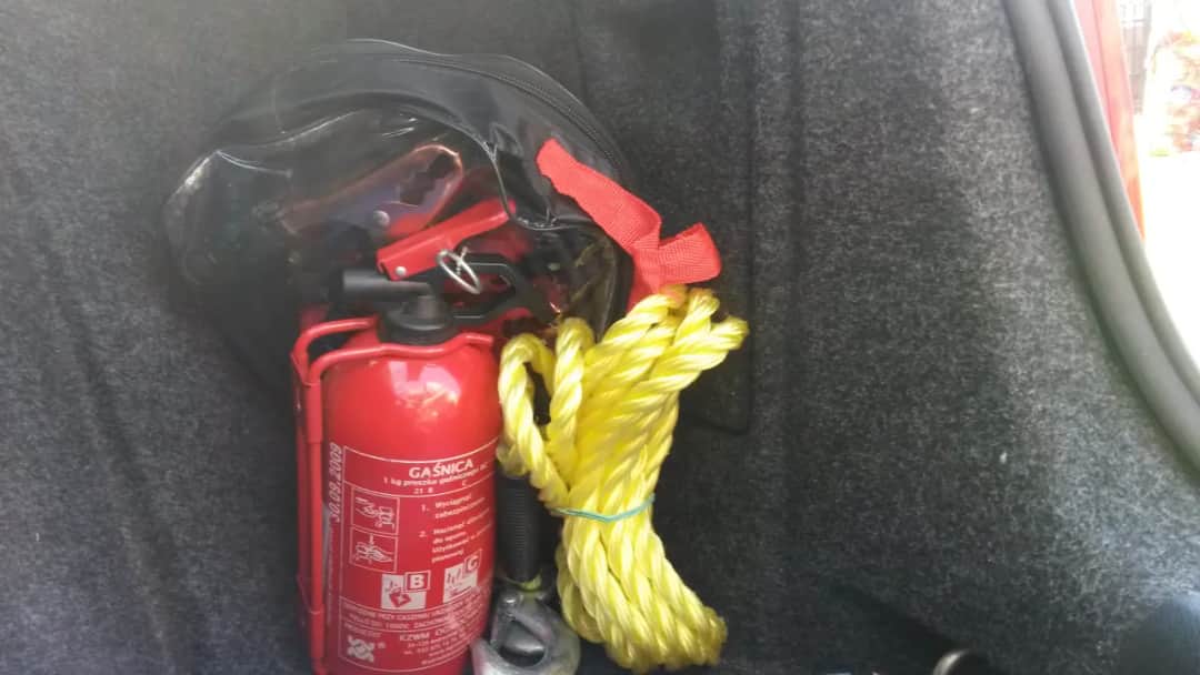 Gdzie zalegalizować gaśnicę samochodową i uniknąć problemów z przeglądem
