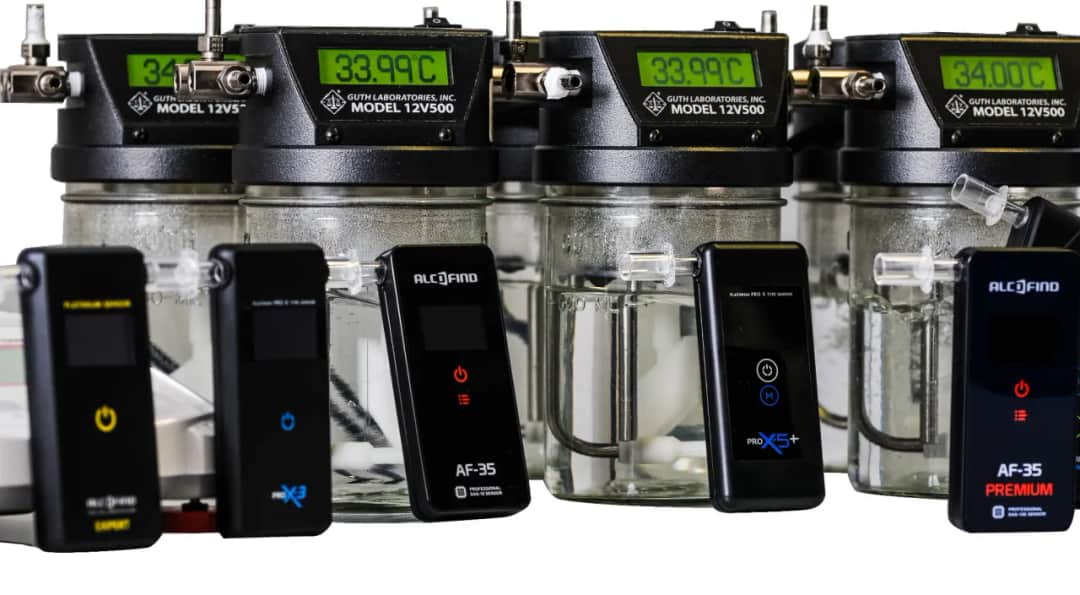 Jak się kalibruje alkomat, aby uniknąć błędnych pomiarów?