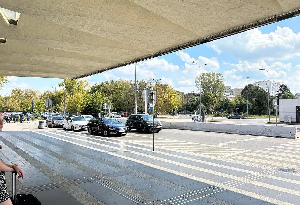 Ile kosztuje taxi z lotniska Chopina na dworzec centralny? Ceny, które musisz znać Ile kosztuje taxi z lotniska Chopina na dworzec centralny? Ceny, które musisz znać