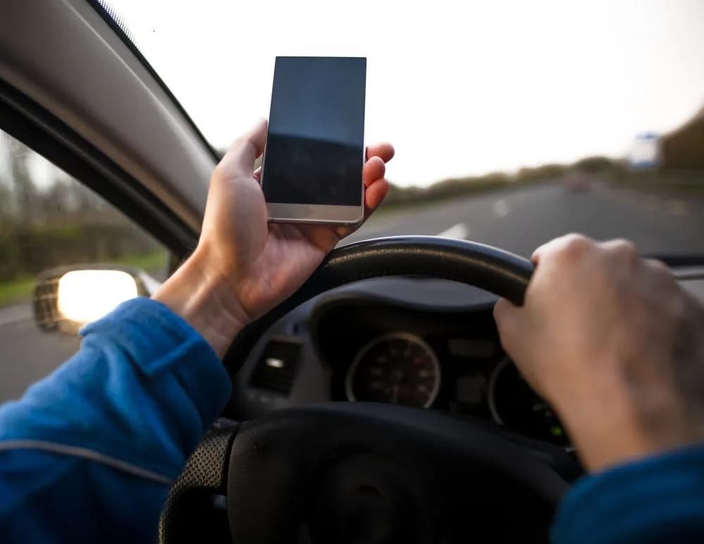 Ile za telefon mandat? Sprawdź kary i jak ich uniknąć