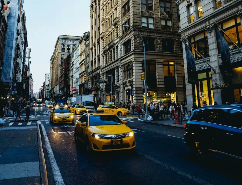 Ile kosztuje taxi za 50 km? Sprawdź, co wpływa na cenę przejazdu